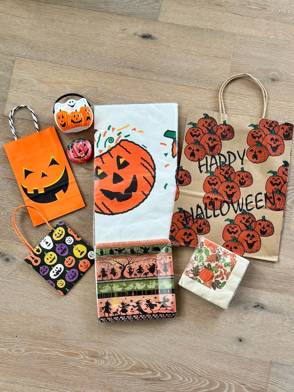 Vintage Halloween Nostalgia Party Pack Contempo